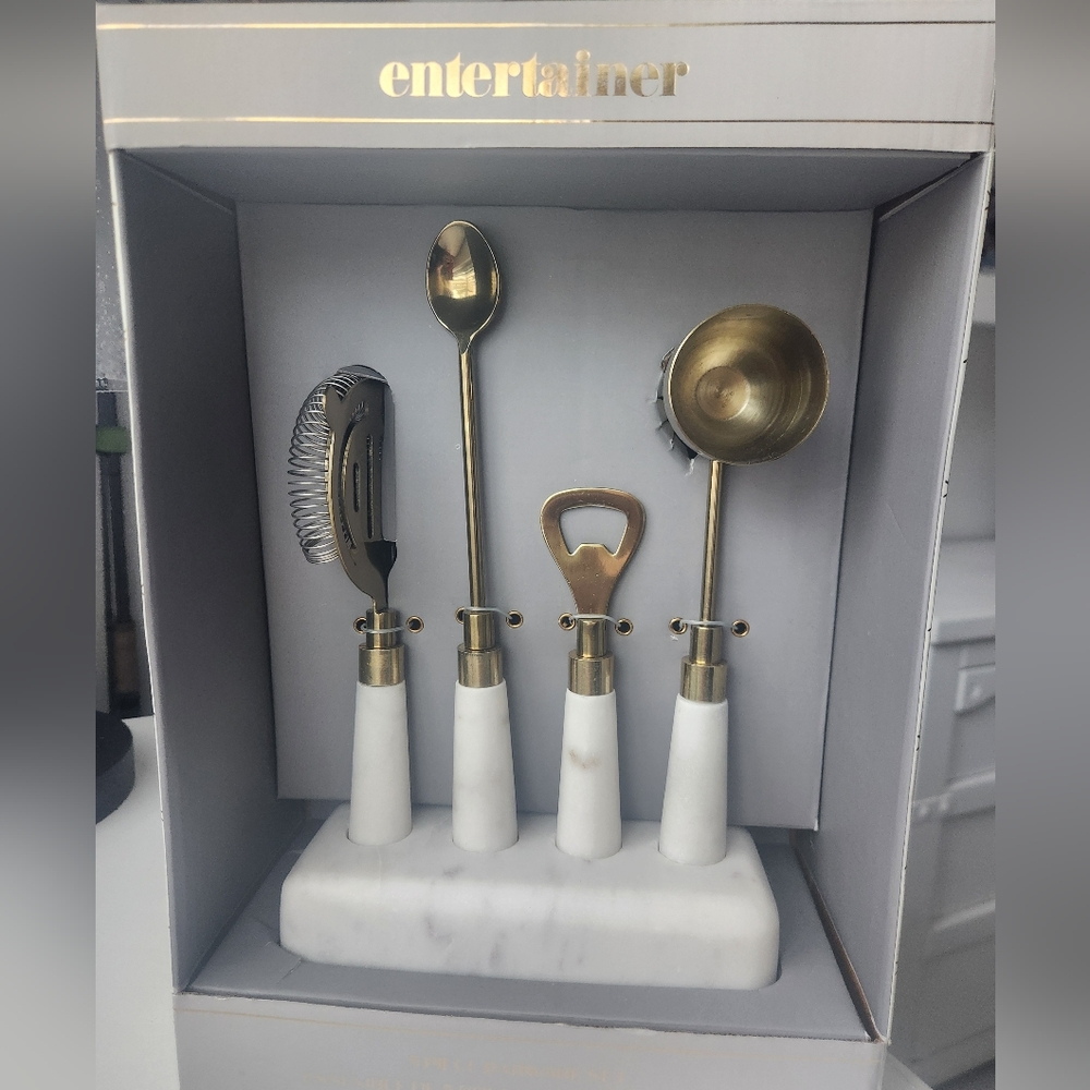 Elegant White Marble and Gold Bar Tool Set